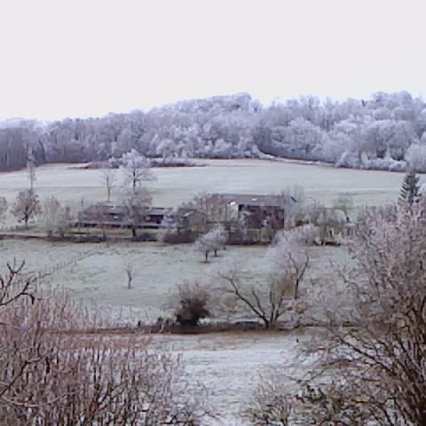 Vue de la vallée sous le givre